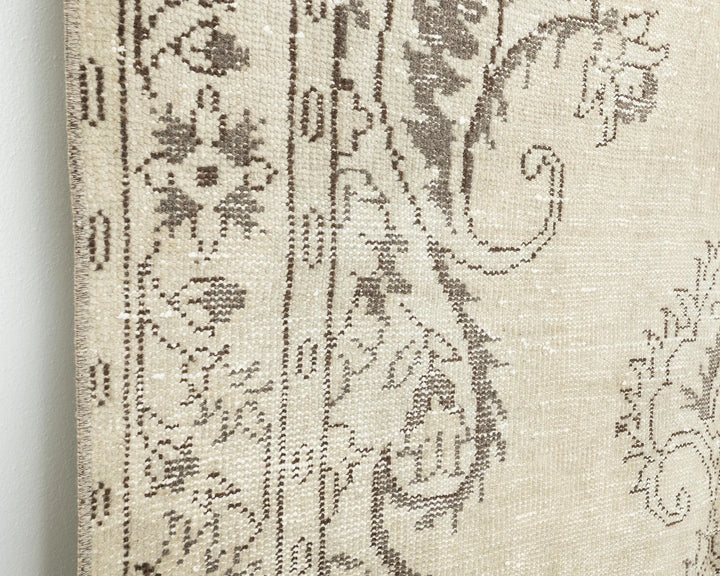 Beige Turkish Oushak Rug 4'9" x 9'1" Hand-Knotted close-up