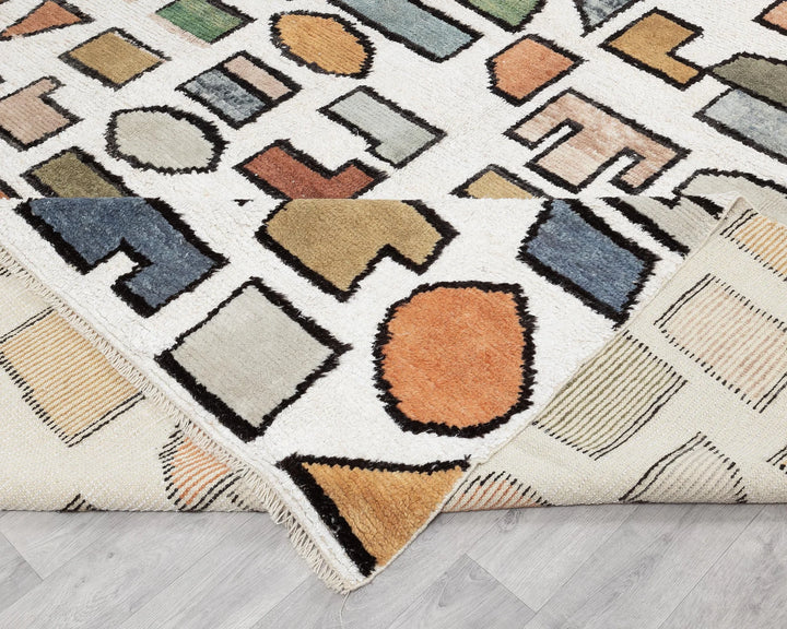 White Turkish Vintage Rug 9' 5" x 12' 6" Hand-Knotted | No. VR57381