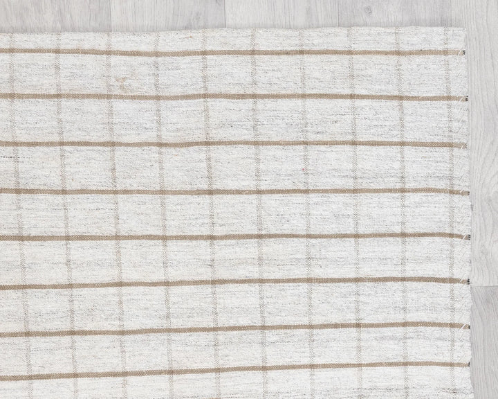 White Runner Rug 2' x 11' 2" | No. VR57513