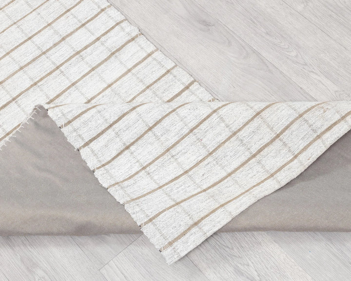 White Runner Rug 2' x 11' 2" | No. VR57513
