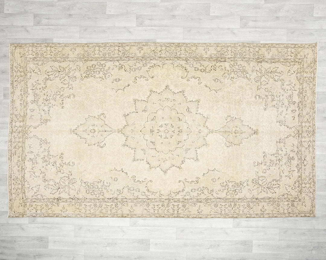 Beige Turkish Oushak Rug 9' 9" x 5' 9" Hand-Knotted | No. VR57555