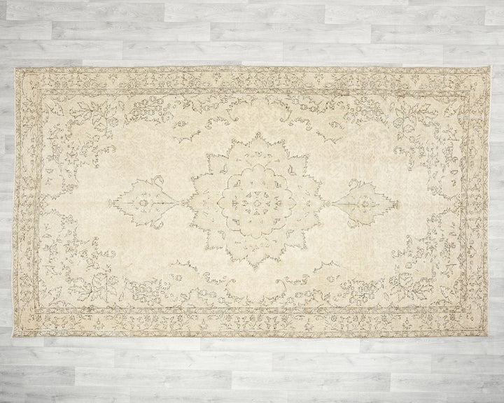 Beige Turkish Oushak Rug 9' 9" x 5' 9" Hand-Knotted | No. VR57555