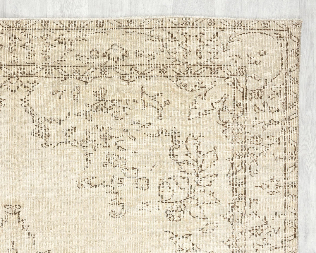 Beige Turkish Oushak Rug 9' 9" x 5' 9" Hand-Knotted | No. VR57555