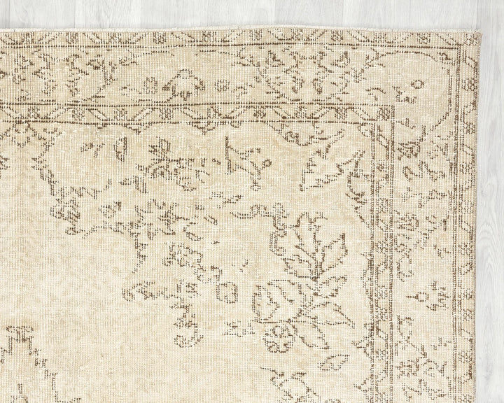 Beige Turkish Oushak Rug 9' 9" x 5' 9" Hand-Knotted | No. VR57555