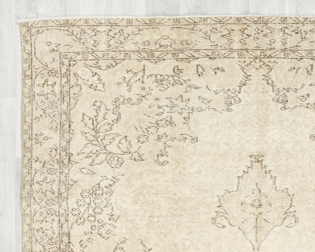 Beige Turkish Oushak Rug 9' 9" x 5' 9" Hand-Knotted | No. VR57555