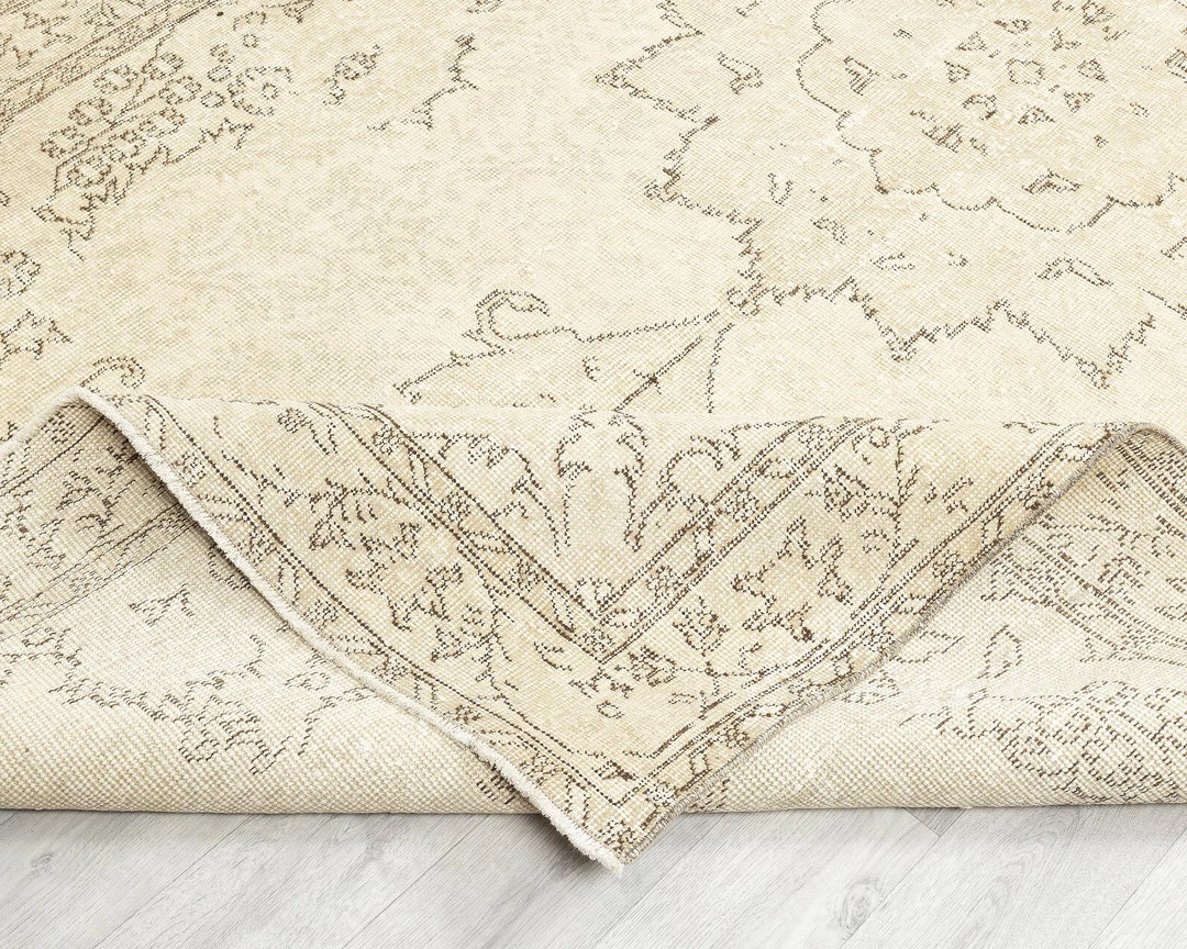 Beige Turkish Oushak Rug 9' 9" x 5' 9" Hand-Knotted | No. VR57555