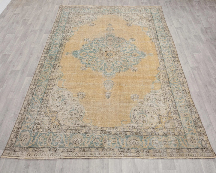 Neutral Oushak Rug 6' 8" x 9' 9" | No. VR57742