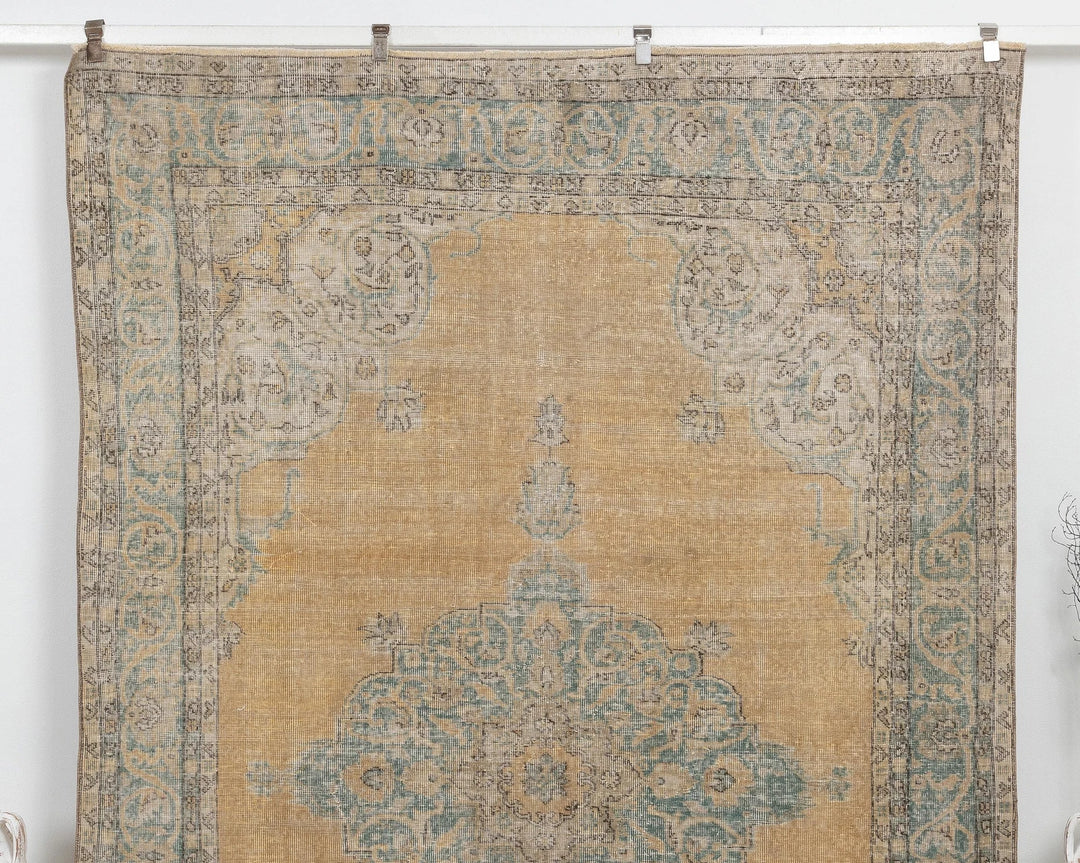 Neutral Oushak Rug 6' 8" x 9' 9" | No. VR57742