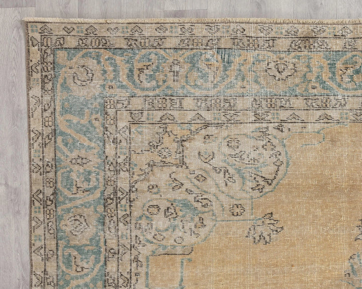 Neutral Oushak Rug 6' 8" x 9' 9" | No. VR57742
