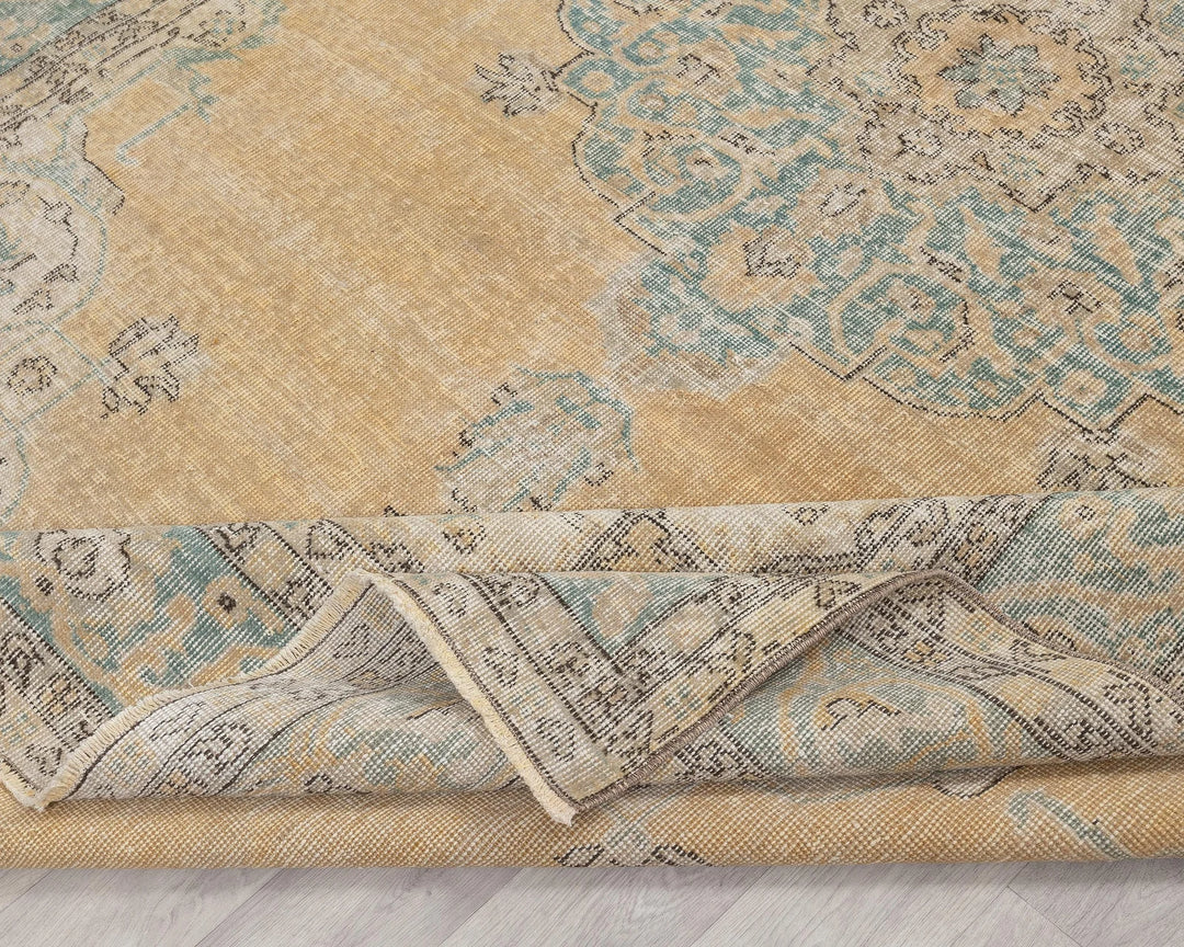 Neutral Oushak Rug 6' 8" x 9' 9" | No. VR57742