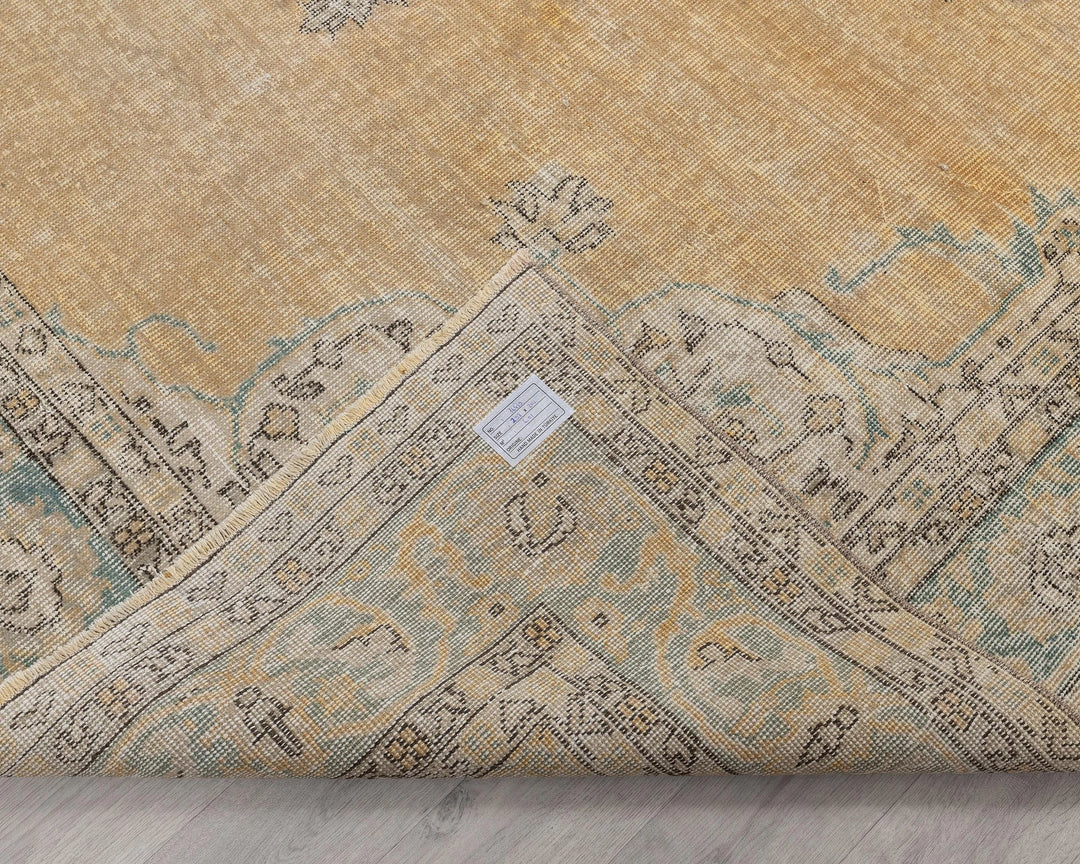 Neutral Oushak Rug 6' 8" x 9' 9" | No. VR57742