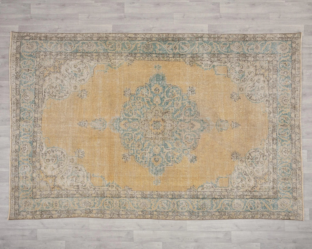 Neutral Oushak Rug 6' 8" x 9' 9" | No. VR57742