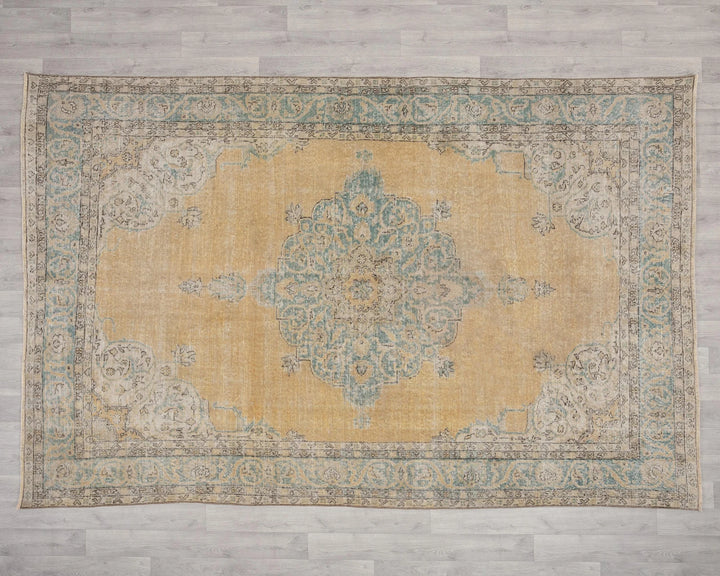 Neutral Oushak Rug 6' 8" x 9' 9" | No. VR57742