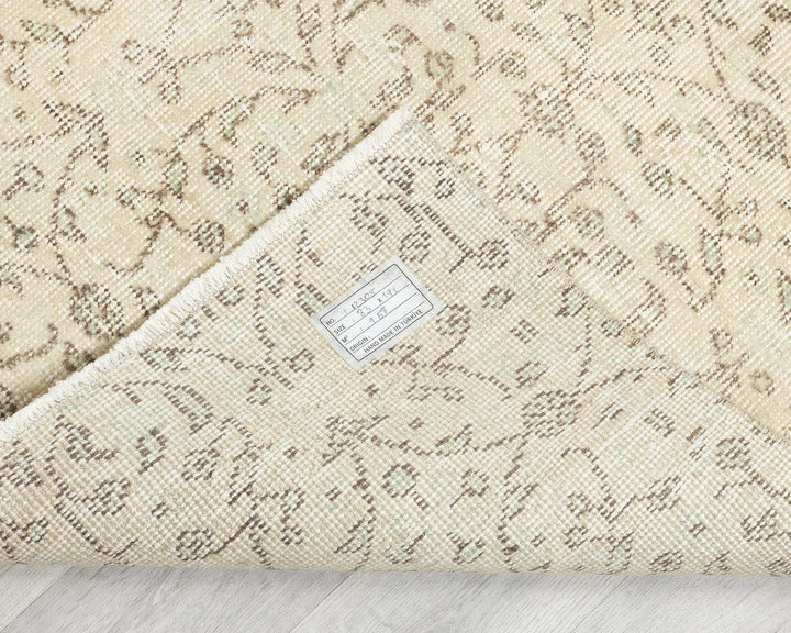 Beige Turkish Oushak Rug 2'8" x 6'4" Hand-Knotted | No. VR58637