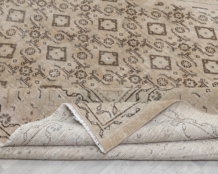 Beige Turkish Oushak Rug 9'7" x 12'6" Hand-Knotted border