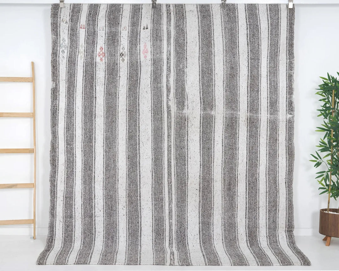Gray Turkish Kilim Rug 6' 8" x 7' 8" Flat-Weave | No. VR58928