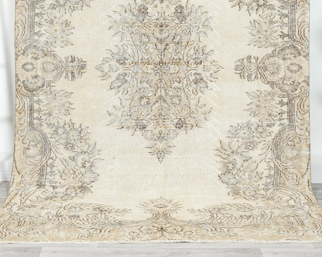 Beige Turkish Oushak Rug 5' 7" x 8' 11" Hand-Knotted | No. VR59392