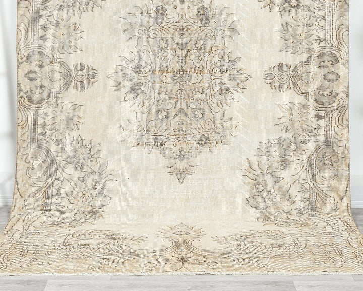Beige Turkish Oushak Rug 5' 7" x 8' 11" Hand-Knotted | No. VR59392