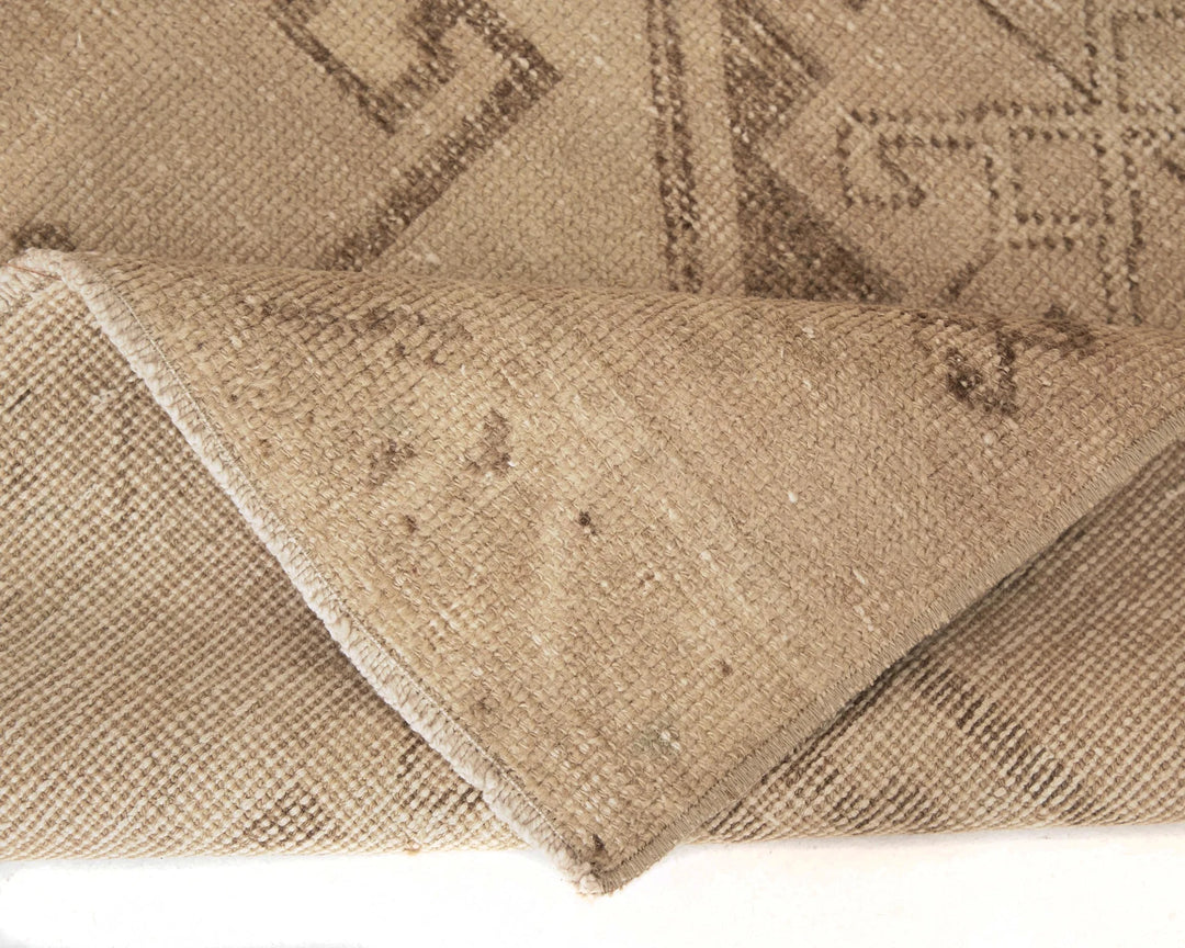 Beige Turkish Oushak Rug 2'8" x 11'4" Hand-Knotted | No. VR59434