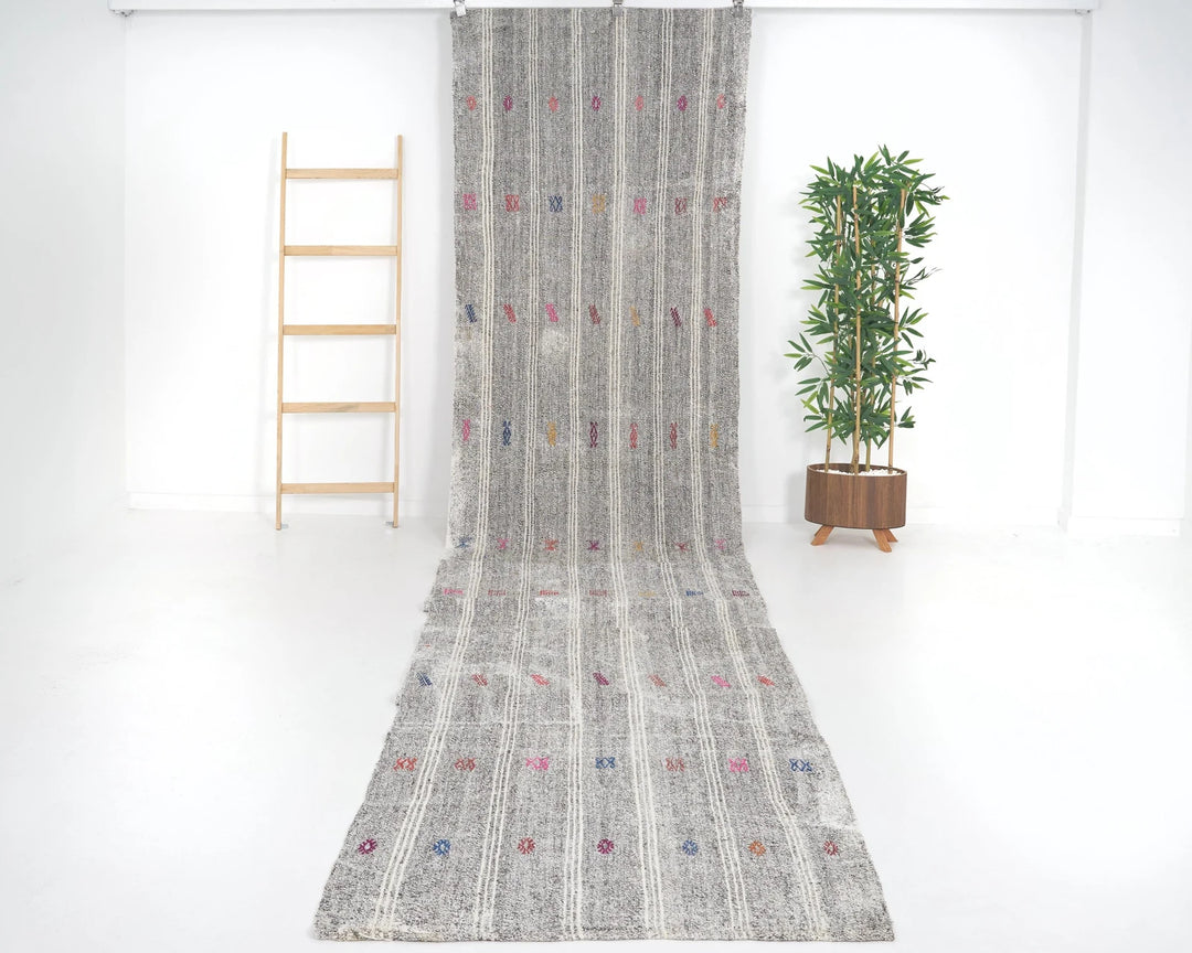 Runner Rug 3' 4" x 20' 4" | No. VR61005