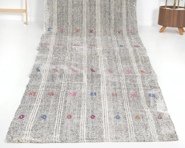 Runner Rug 3' 4" x 20' 4" | No. VR61005