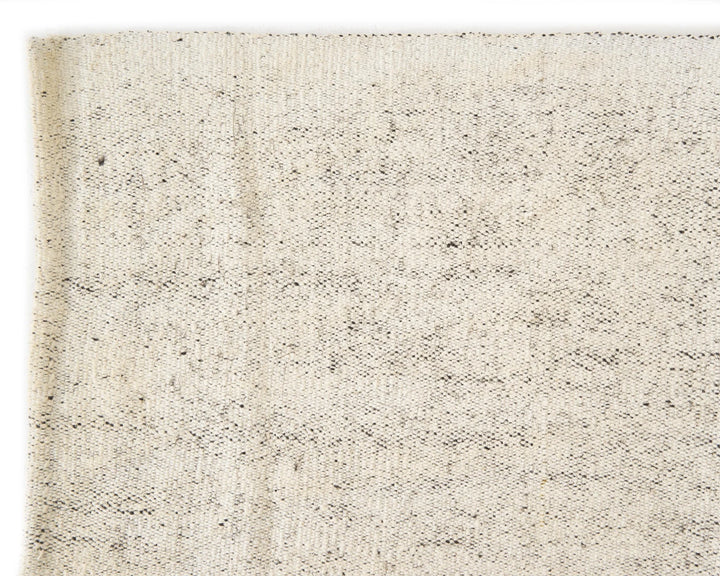 White Turkish Kilim Rug 5'7" x 8'2" Flat-Weave | No. VR61228