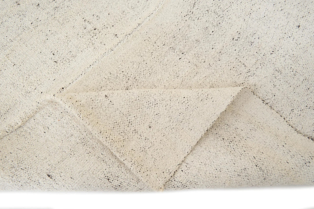 White Turkish Kilim Rug 5'7" x 8'2" Flat-Weave | No. VR61228