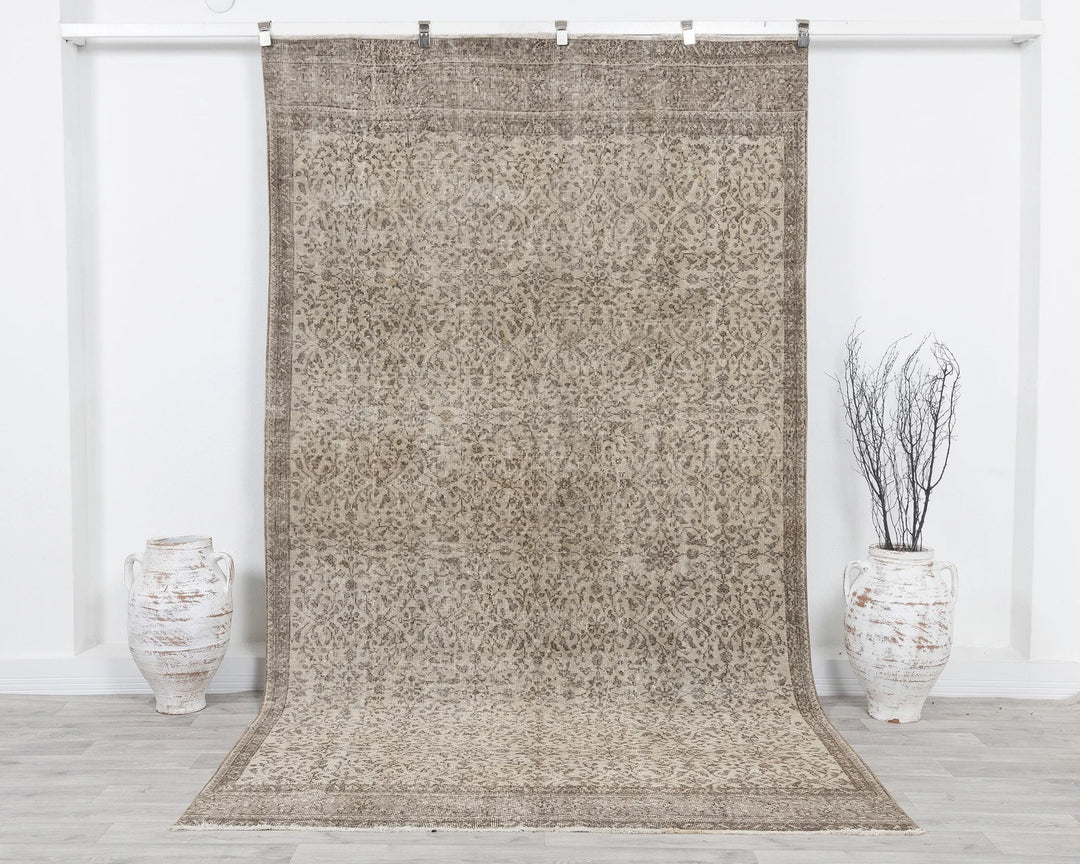 Beige Turkish Oushak Rug 5'7" x 9'10" Hand-Knotted | No. VR61398