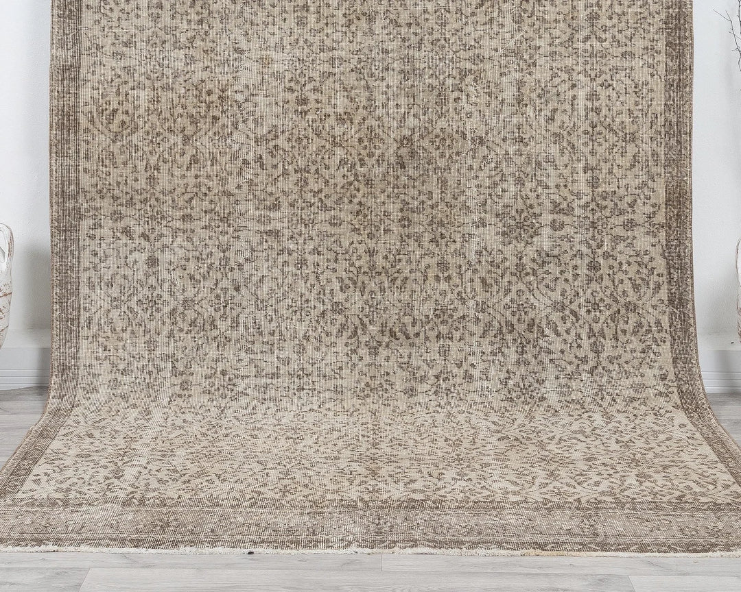 Beige Turkish Oushak Rug 5'7" x 9'10" Hand-Knotted | No. VR61398
