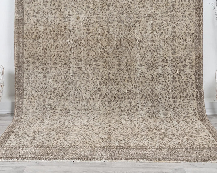 Beige Turkish Oushak Rug 5'7" x 9'10" Hand-Knotted | No. VR61398