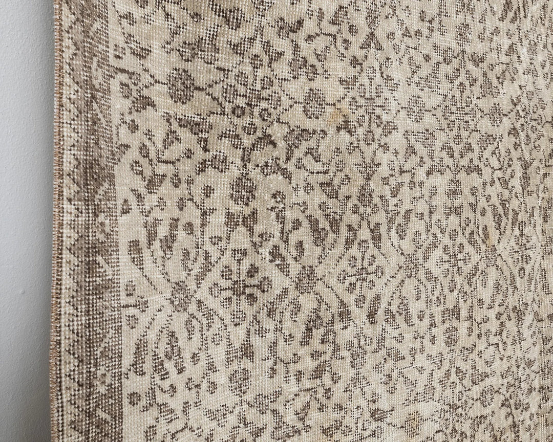 Beige Turkish Oushak Rug 5'7" x 9'10" Hand-Knotted | No. VR61398