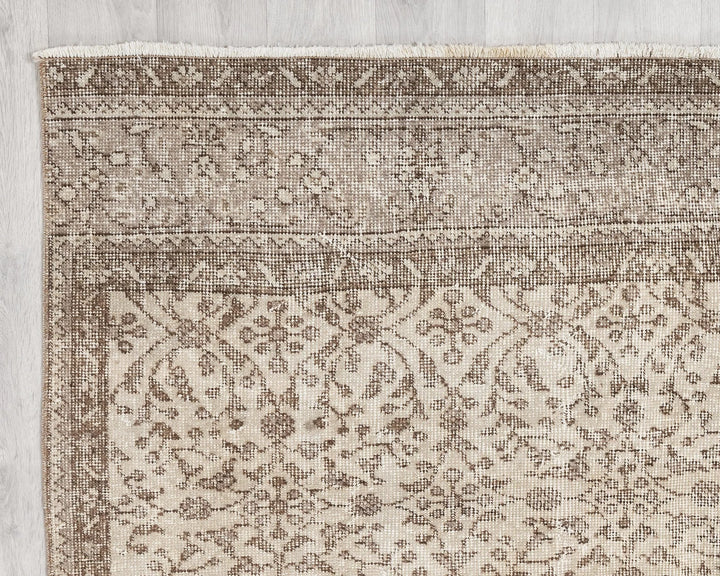 Beige Turkish Oushak Rug 5'7" x 9'10" Hand-Knotted | No. VR61398