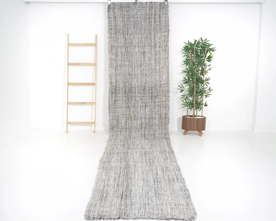 Runner Rug 2' 10" x 20' | No. VR61804