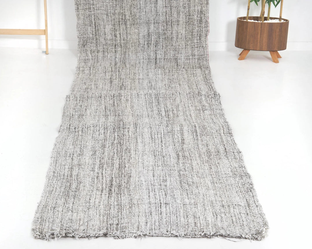 Runner Rug 2' 10" x 20' | No. VR61804