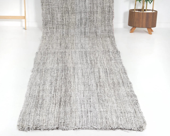 Runner Rug 2' 10" x 20' | No. VR61804