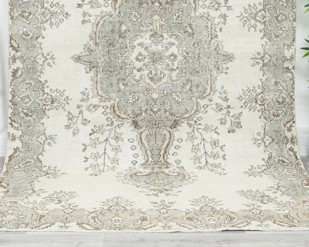 Beige Turkish Oushak Rug 9' 6" x 5' 9" Hand-Knotted | No. VR62682