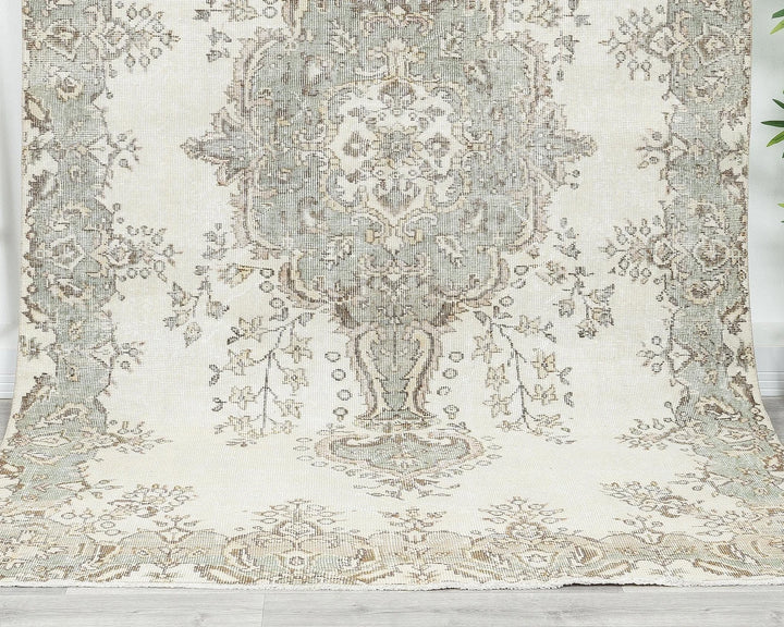 Beige Turkish Oushak Rug 9' 6" x 5' 9" Hand-Knotted | No. VR62682