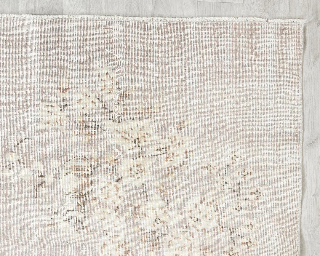 Gray Turkish Oushak Rug 6' 7" x 10' 1" Hand-Knotted border