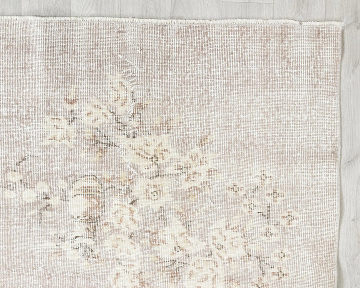 Gray Turkish Oushak Rug 6' 7" x 10' 1" Hand-Knotted border