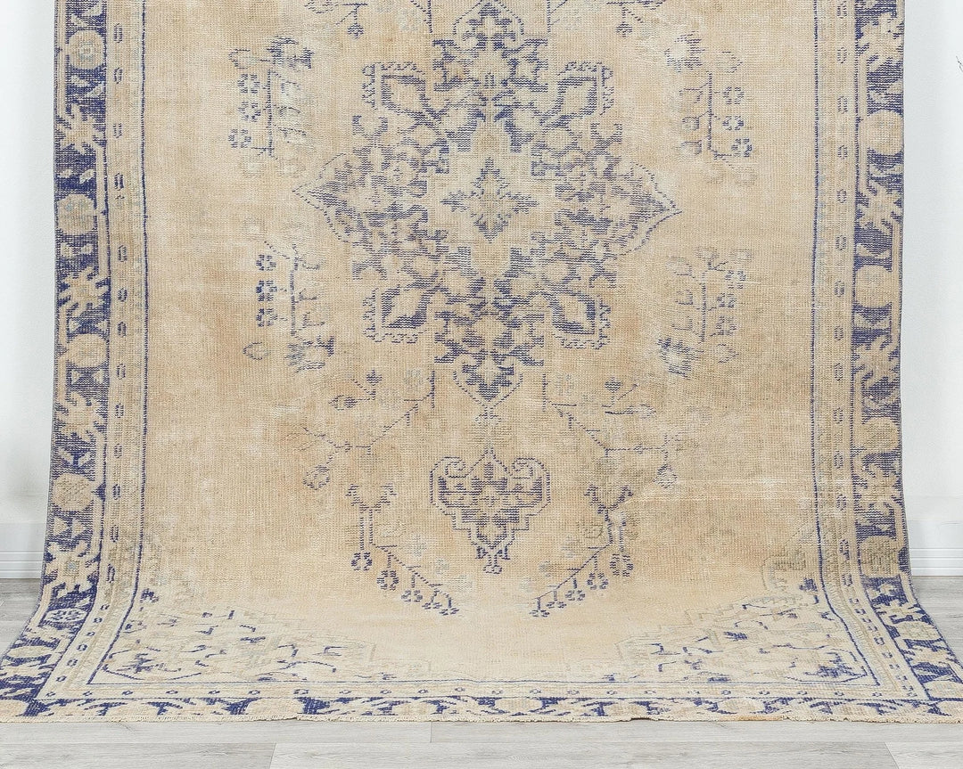 Neutral Oushak Rug 5' 9" x 8' 11" | No. VR62908