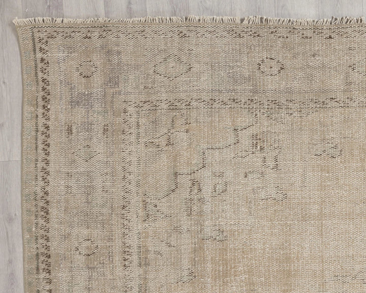 Beige Turkish Oushak Rug 6' 11" x 9' 11" Hand-Knotted | No. VR64270