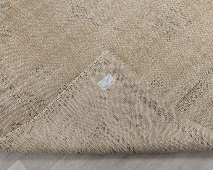 Beige Turkish Oushak Rug 6' 11" x 9' 11" Hand-Knotted | No. VR64270
