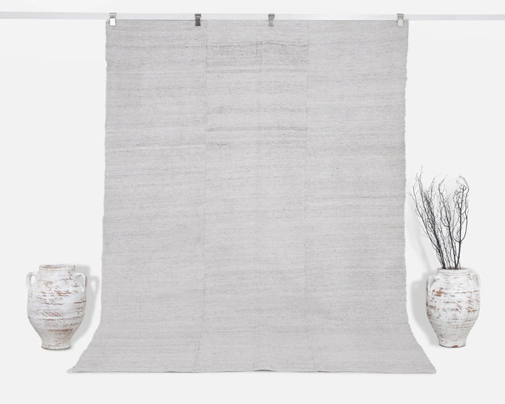 White Kilim Rug 6' 4" x 8' 11" | No. VR64425