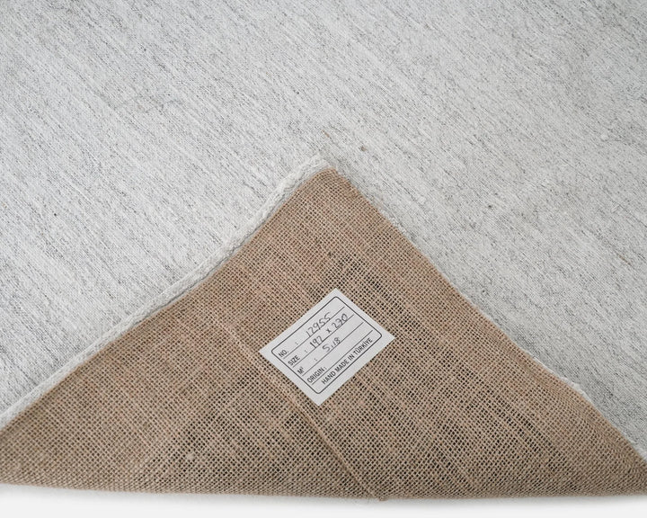 White Kilim Rug 6' 4" x 8' 11" | No. VR64425