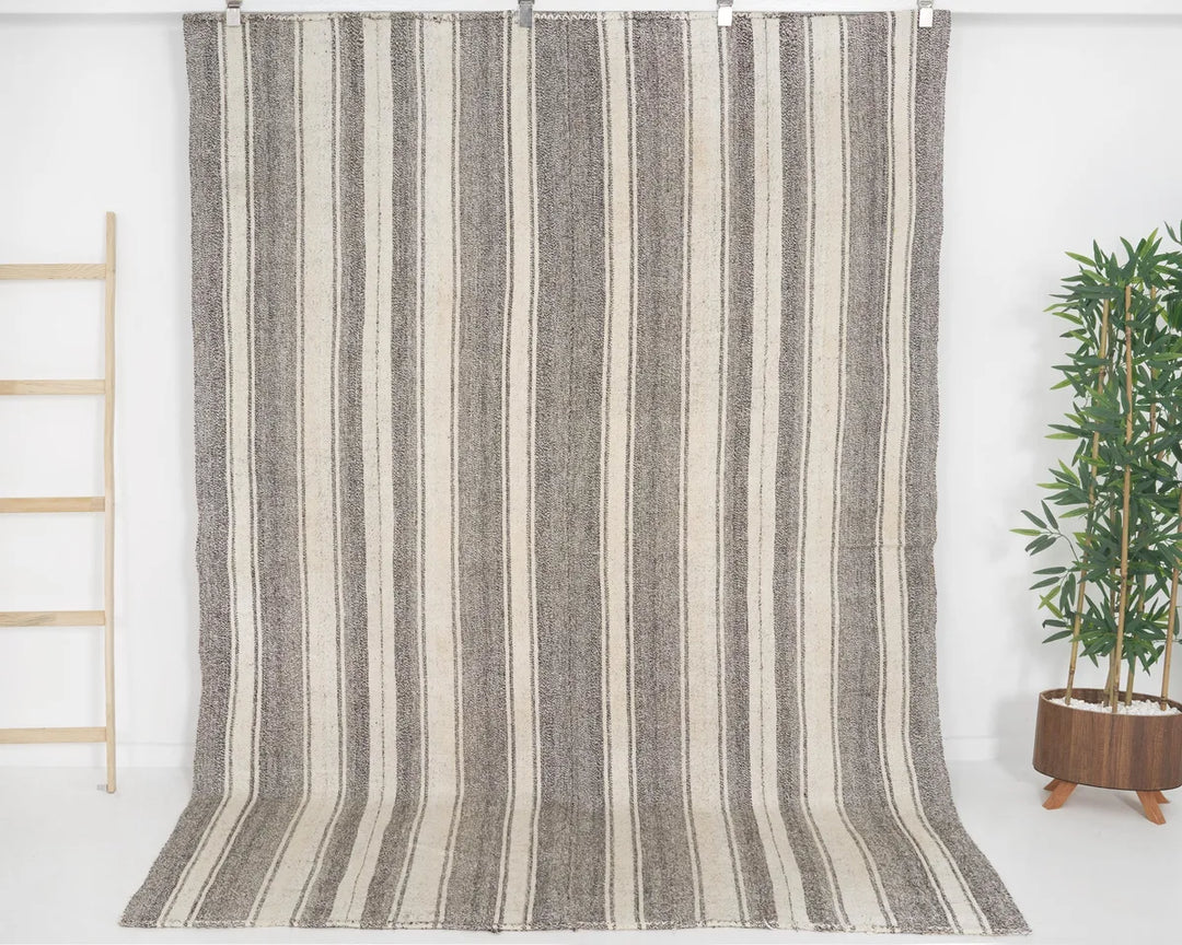 Gray Turkish Kilim Rug 6' 1" x 8' 6" Flat-Weave | No. VR64456