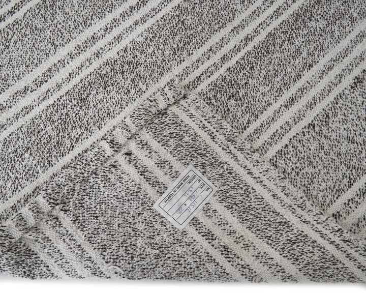 Gray Kilim Rug 4' 7" x 9' 4" | No. VR64555