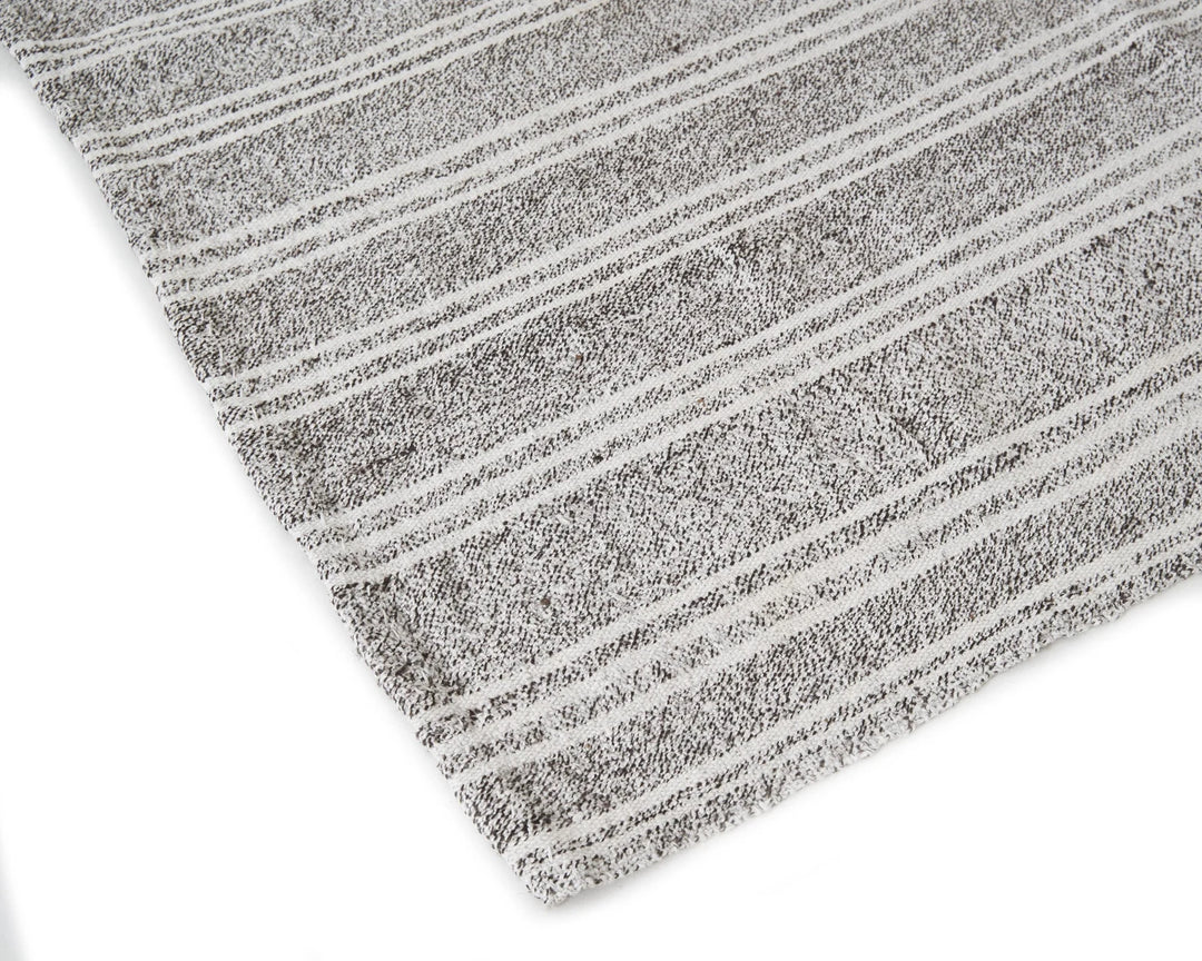 Gray Kilim Rug 4' 7" x 9' 4" | No. VR64555