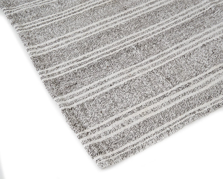 Gray Kilim Rug 4' 7" x 9' 4" | No. VR64555