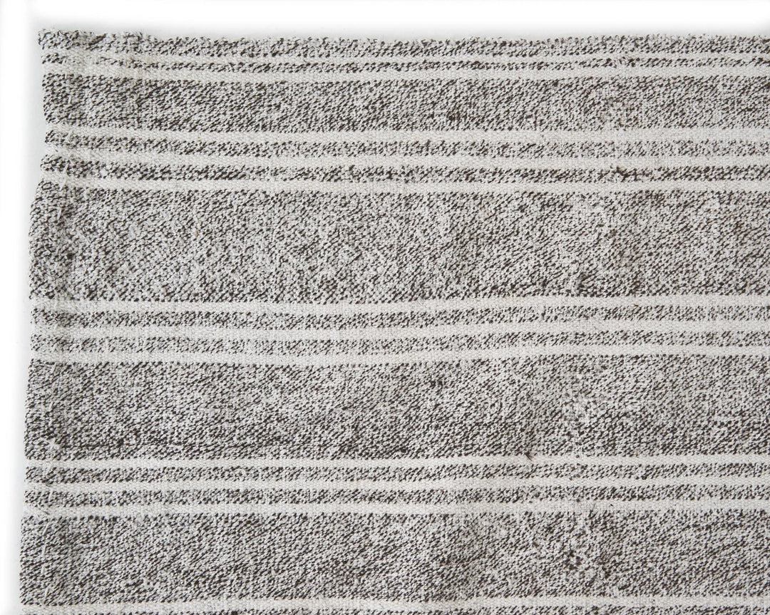 Gray Kilim Rug 4' 7" x 9' 4" | No. VR64555