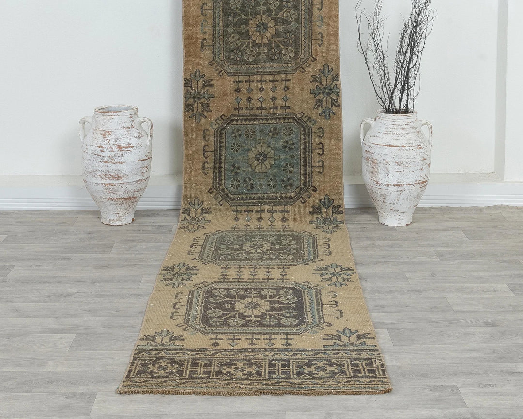 Beige Turkish Oushak Rug 2'6" x 11'10" Hand-Knotted detail